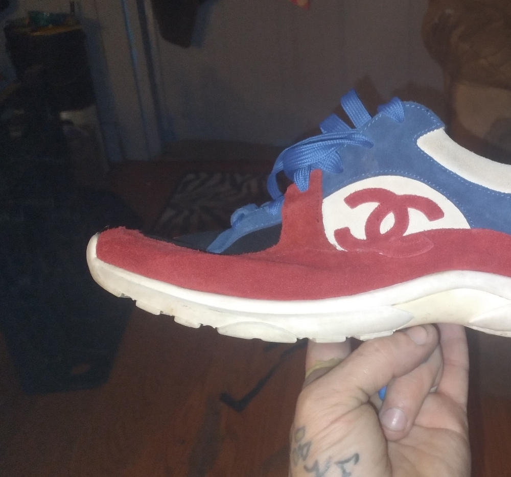 Shoes - Picture 3 of 4